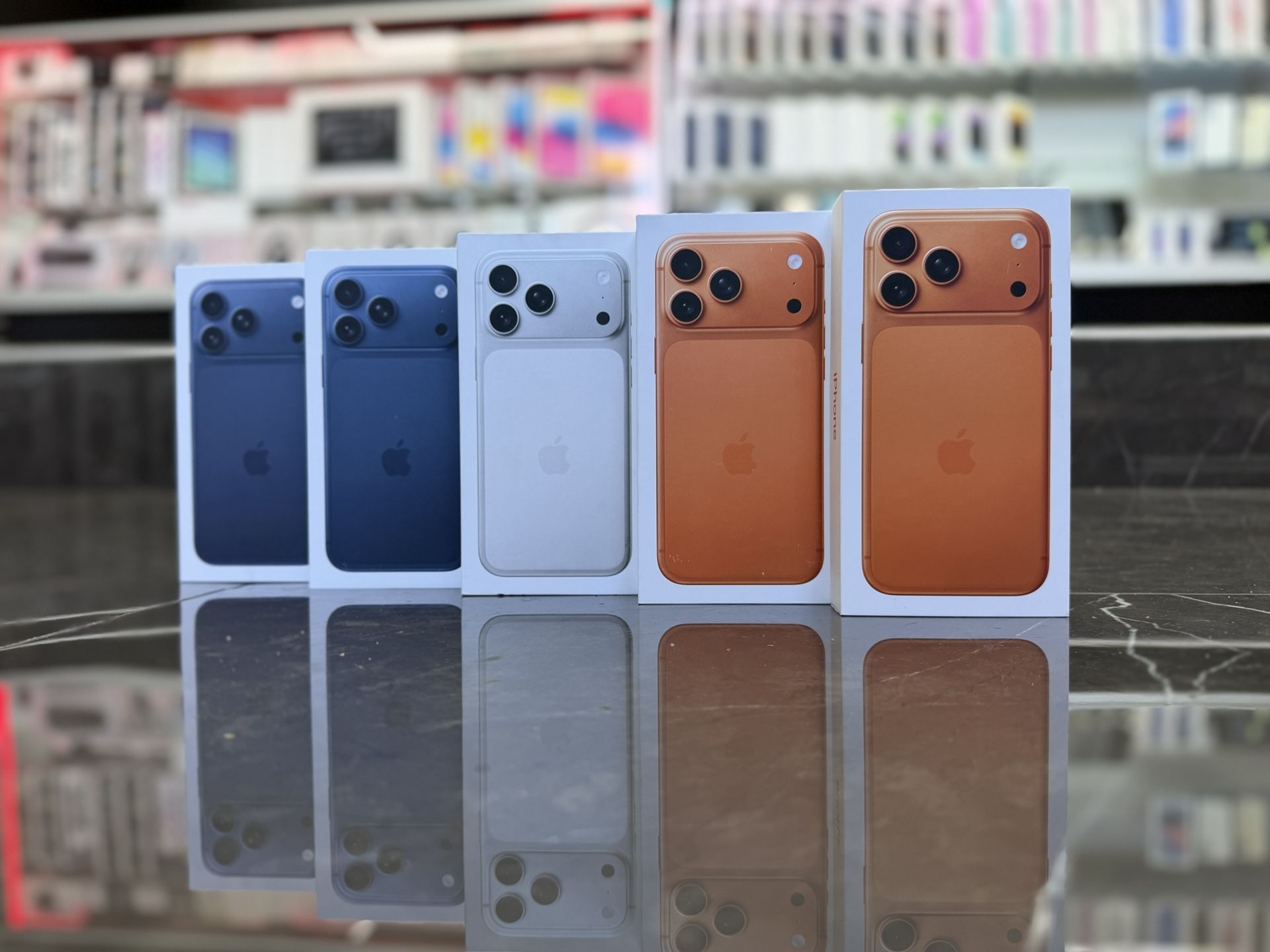 iPhone 17 Pro & iPhone 17 Pro Max ((Take It Home In Payments/ llévatelo a casa en pagos)