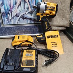 NEW DEWALT 20V BRUSHLESS ATOMIC 1/2 IMPACT WRENCH KIT 