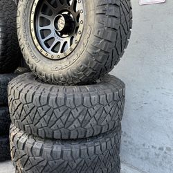 Vendo Set De Llantas Usadas Con Rines Nuevos 17x9 De Ancho De 6-135 Con Llantas 295/70/R17 Nitto 🔥✅✅