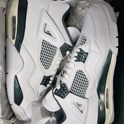 Jordan 4 Retro 