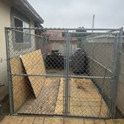 Dog Run 15’x7’x6’ With Gate In Excellent Condition 