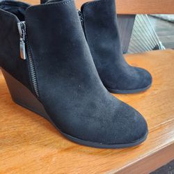 New Black Suede Womens Shoes Booties Size 7