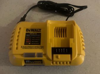 New DeWalt 8 Amp Fast Charger