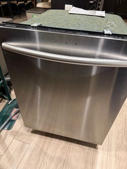 Samsung 24" Stainless Steel Dishwasher (DW80F600UTS) – Works Great!