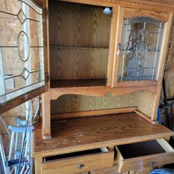 Beautiful Chin Cabinet/ China Hutch