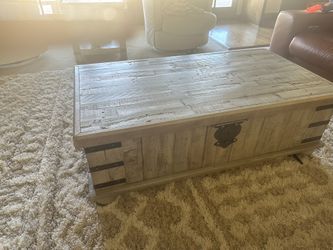 House Farm Coffee Table Set