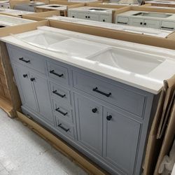 Bathroom vanity cabinet 60” solid Oak Quartz top with sinks and backsplash 