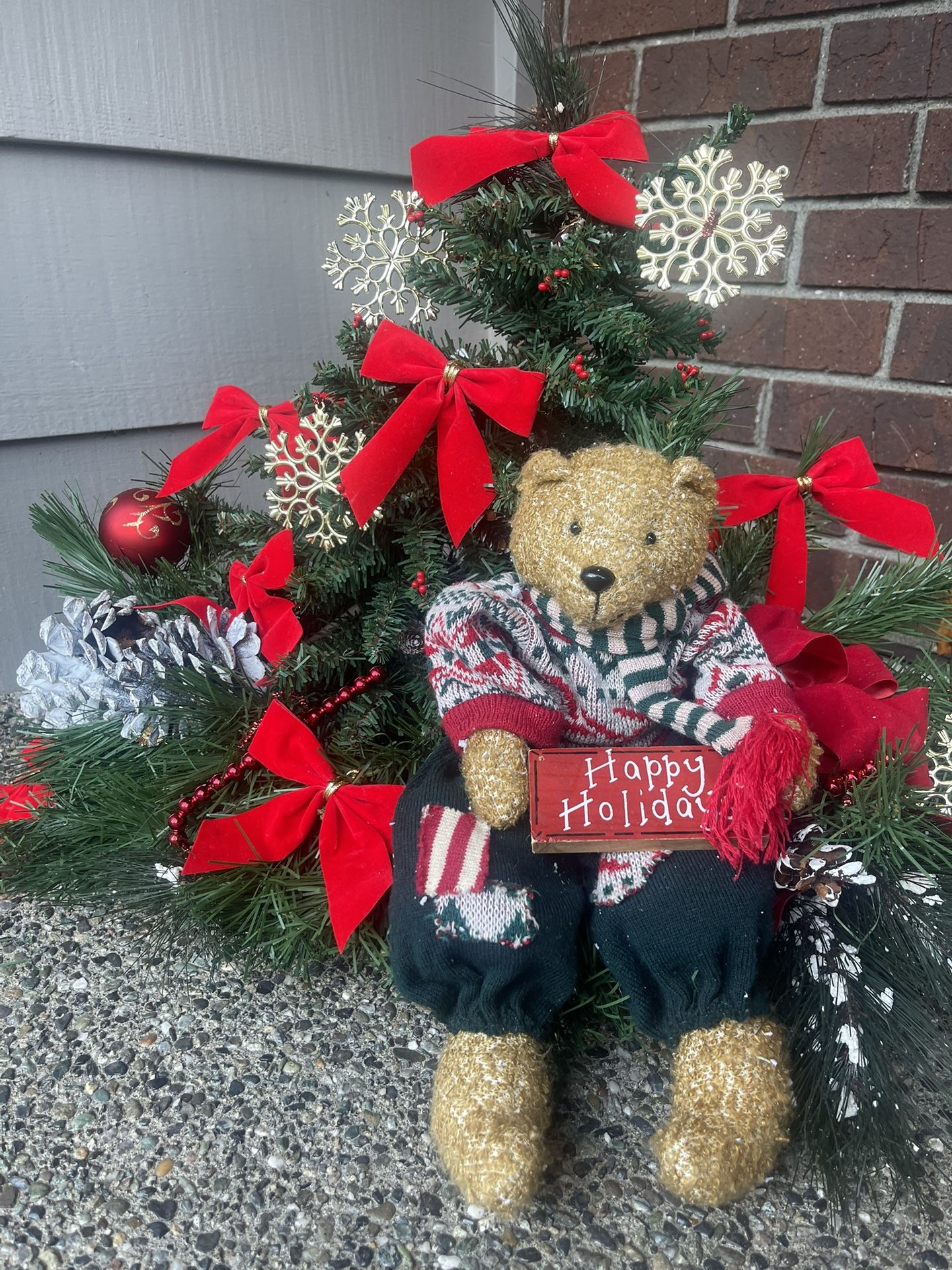 Big Christmas Indoor/ Outdoor Arrangement, Decor Tree