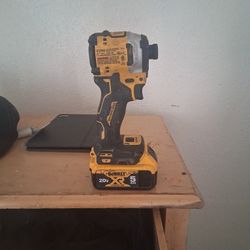 DEWALT DRILL