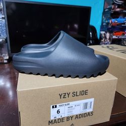 Adidas Yeezy Slides Onyx Deadstock! Nike Yeezy Adidas Jordan 100% Authentic 
