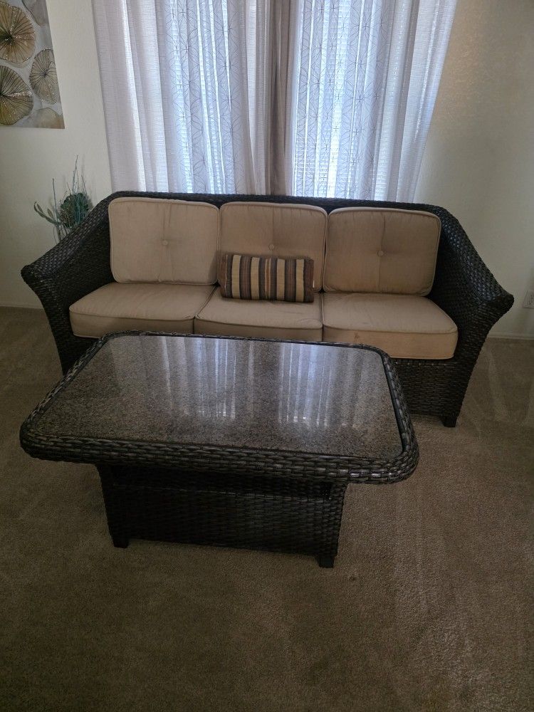 4 PIECE WICKER PATIO SET
