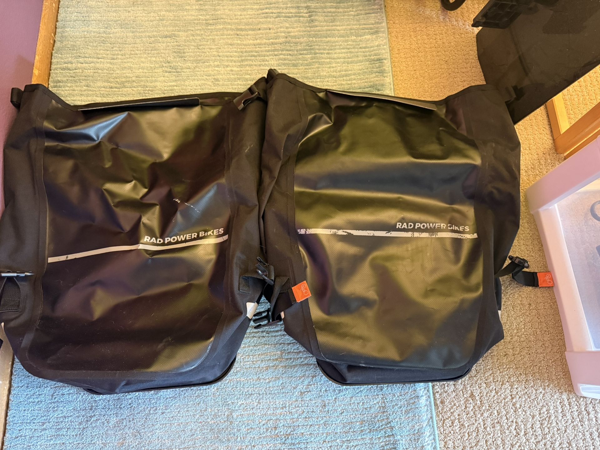 Waterproof bike panniers 