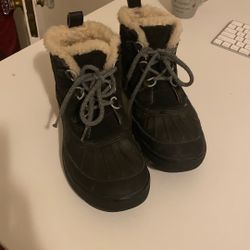 Nike Winter Boots 🖤 — Cozy, Rugged, & Ready for Adventure!