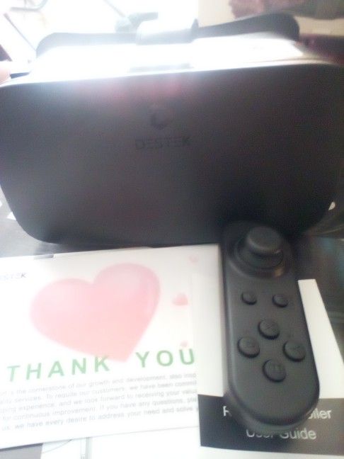 V5 VR Headset with Bluetooth ControllerÂ