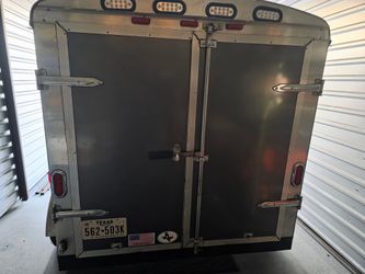 Enclosed trailer