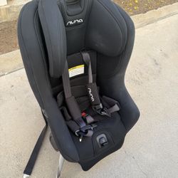 Nuna car seat (barely used)