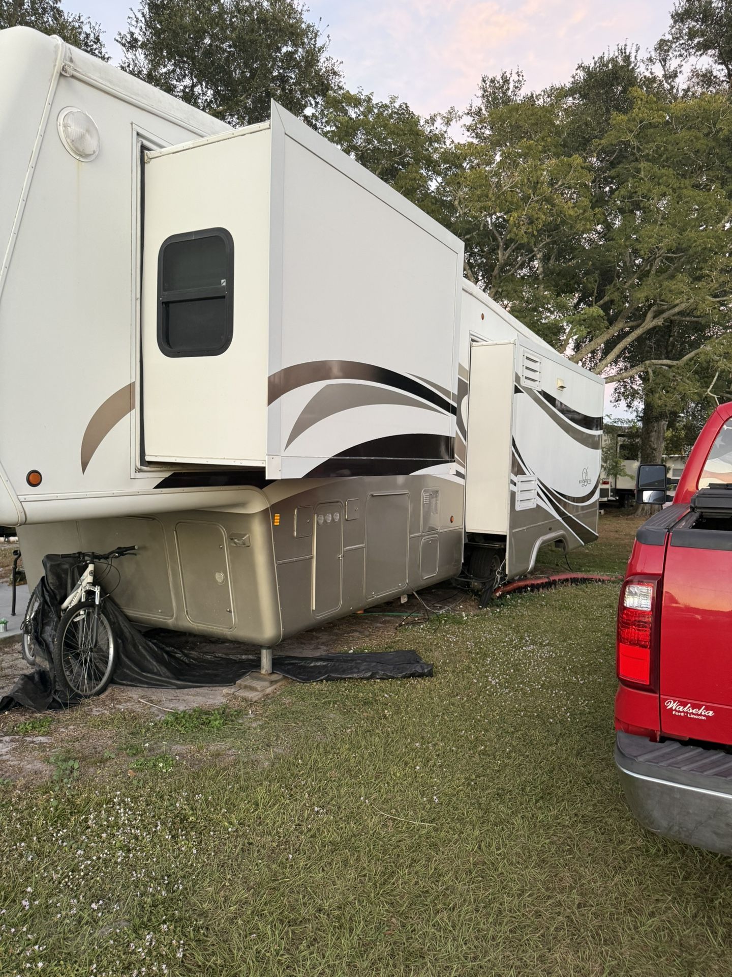 RV fifth wheel