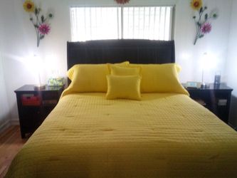 Queen bedroom set