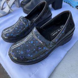 Women’s Size 8 Comfy Shoes