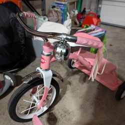 Radio Flyer Pink Tricycle – Adjustable Seat, Bell & Tassels