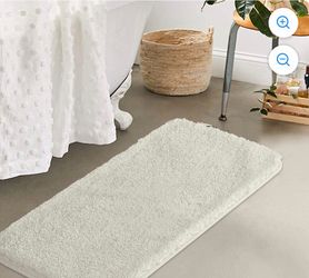 24x40” shaggy bath mat, white, new