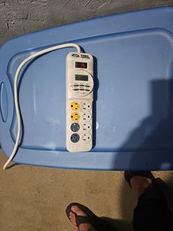 Zilla Power Center Power Strip