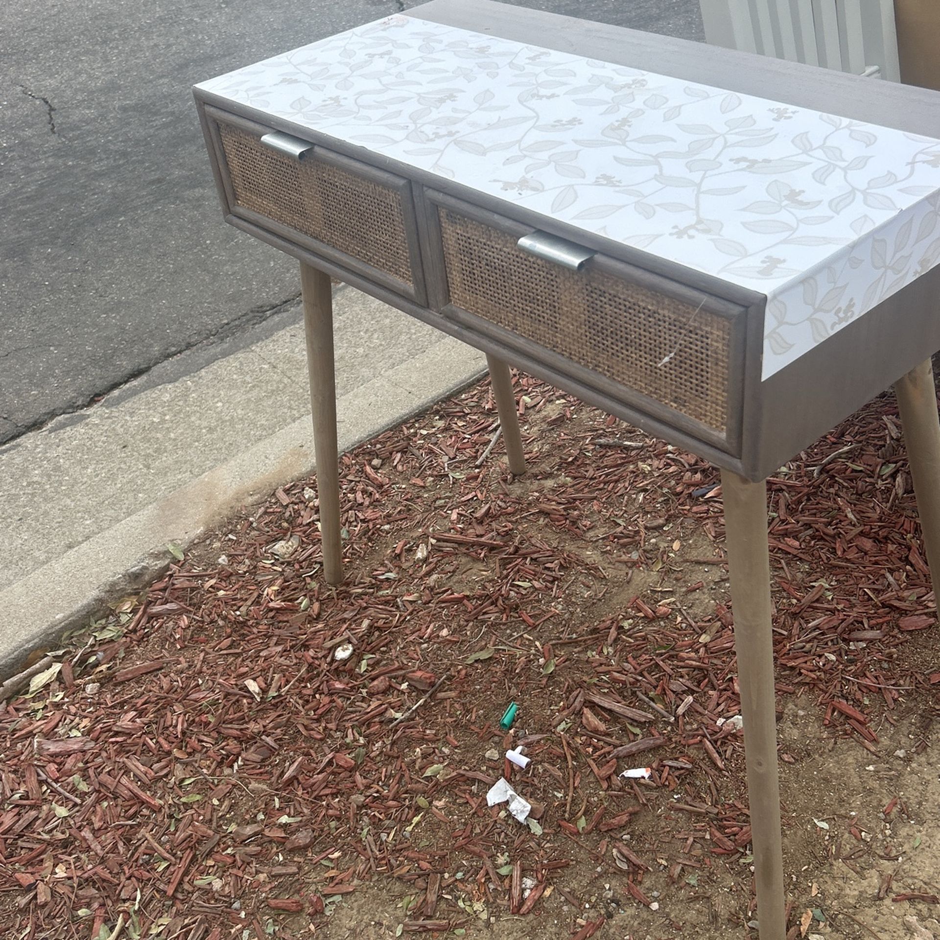 Free Desk Vanity Ítems