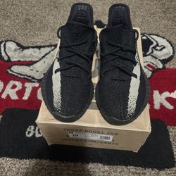 Yeezy 350 Oreo 