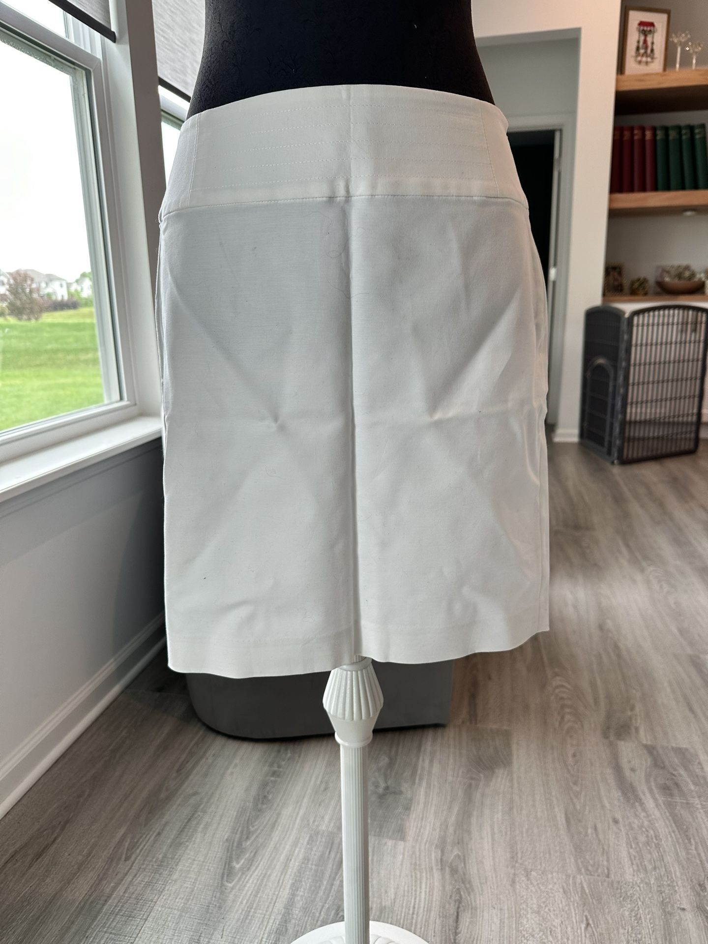 NWT Banana Republic White Pencil Skirt