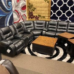 Vacherie Black Reclining Sectional / couch /Living room