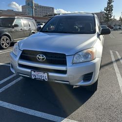 Toyota RAV4 2010