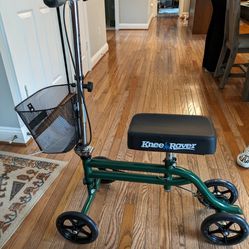 Knee Scooter for Mobility While Injured