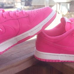 Wmns Nike Dunk Low 'Hyper Pink'