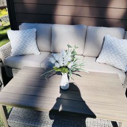 Brand New Patio Furniture, 4 Pieces 