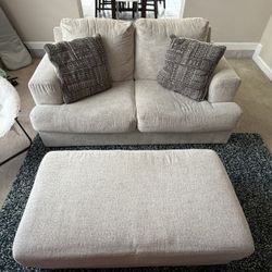 Soletren love Seat  With Ottoman 