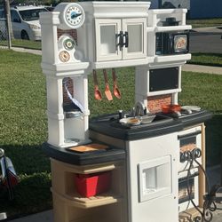 Toy Kitchen