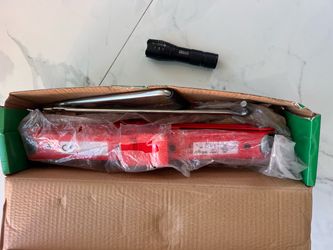 Car jack and rechargeable flashlight