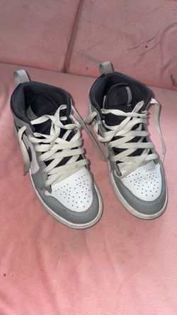 Size 1.5 youth barely worn still look great