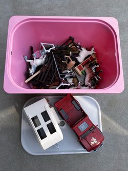 Selection of schleich horses and accessories - job lot