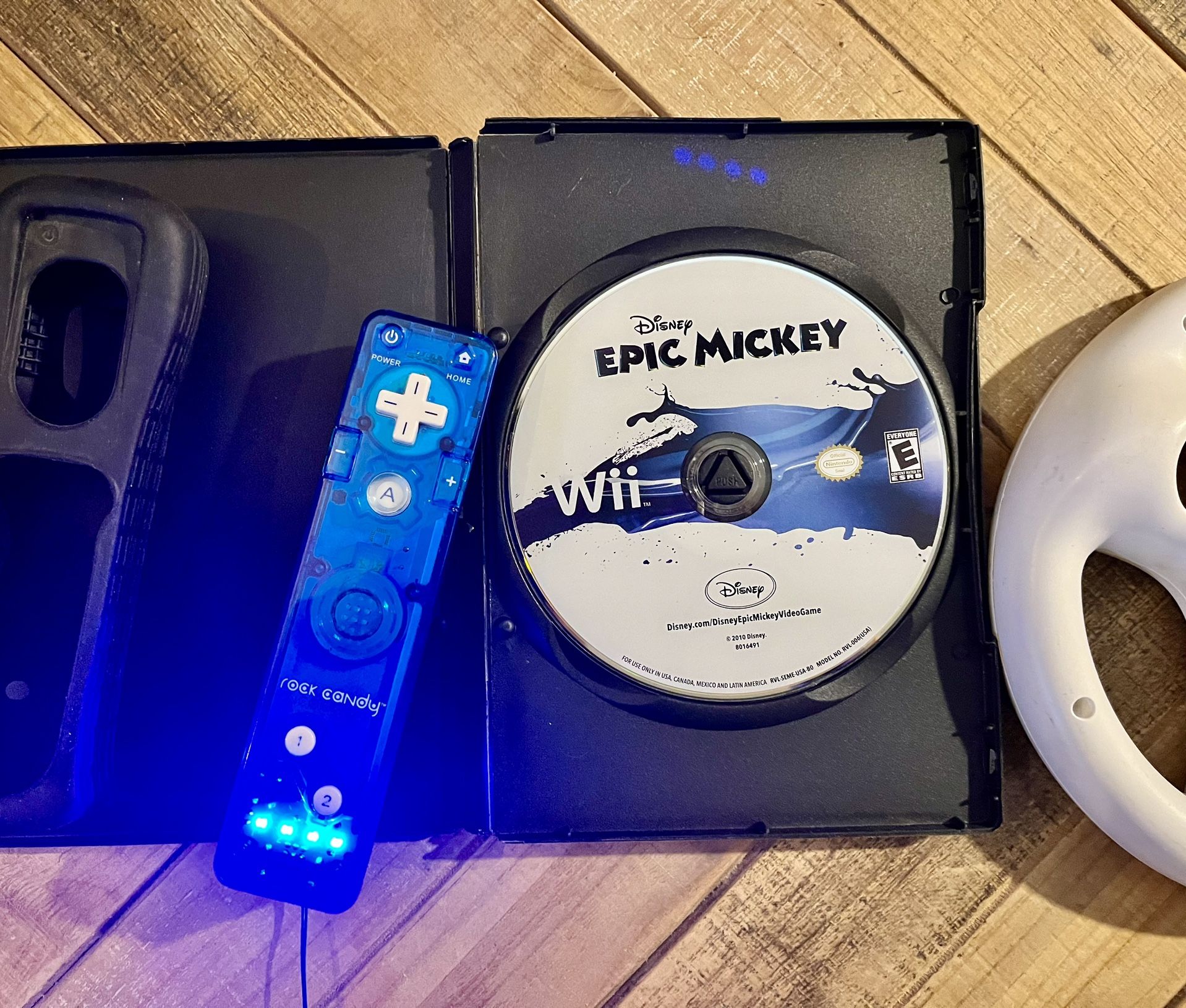 Nintendo Wii Wheel 🛞& PDP Rock Candy Wii Gesture Controller 🎮 & Black Nintendo Rubber Controller 🎮 Case & Wii Game Disney Epic Mickey !!
