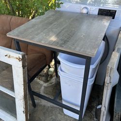 Free Bar Table