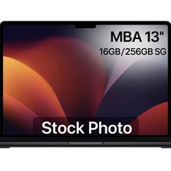✨ NEW & SEALED — MacBook Air 13” M3 (2024) — 16GB / 256GB — Space Gray ✨