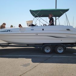 2001 Chaparral Sunesta 232 Deck Boat