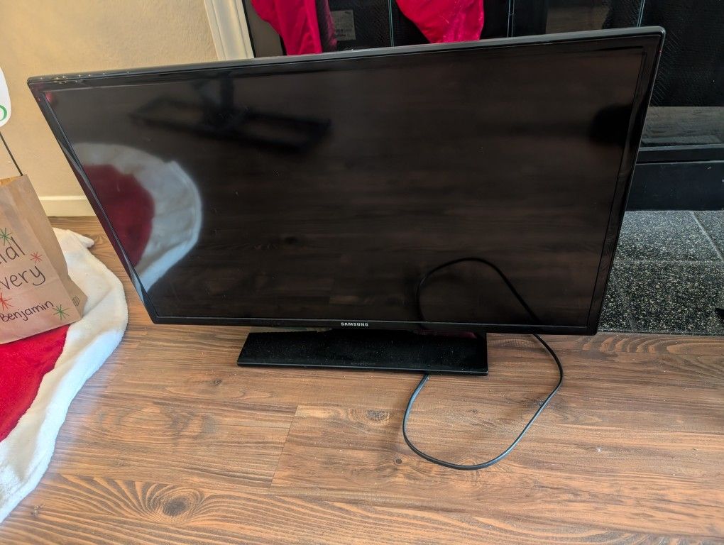 32 Inch Samsung LED TV