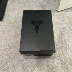 Kobe Reverse Grinch -10.5 Brand New 