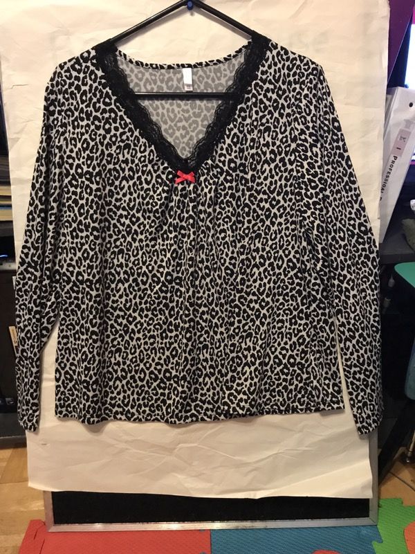 Lady's Long Sleep Animal Print V-neck Nightgown Shirt size Lg