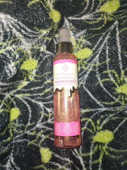 Bath And Body Works Strawberry Pound cake Shimmer Body Mist