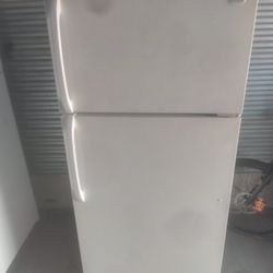 Frigidaire Refrigerator Mediano 28x60 Trabajando 