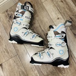 SALOMON SKI BOOTS SIZE 26.5