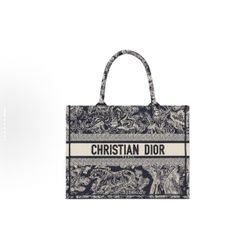 DIORBookTote Tote Bag Series Tiger Pattern Joy Print Dark Background Large Capacity Embroidery Embroidery Tote Bag Tote Bag Shopping(754)95
